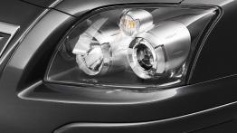 Toyota Avensis 2006 - lewy przedni reflektor - wyłączony