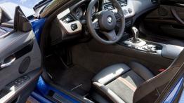 BMW Z4 E89 Facelifting Estoril Blue (2016) - widok ogólny wnętrza z przodu