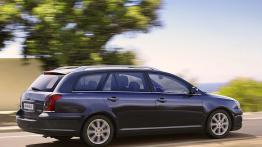 Toyota Avensis 2006 - prawy bok