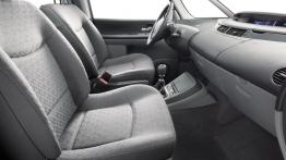 Renault Espace 2006 - widok ogólny wnętrza z przodu