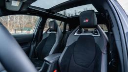 Toyota Corolla Cross GR SPORT 2026 - fotel kierowcy, widok z przodu