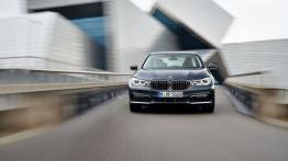 BMW serii 7 G11 730d (2016) - widok z przodu
