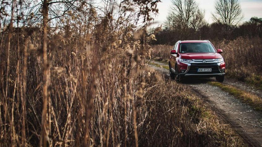 Mitsubishi Outlander III SUV Facelifting 2015 2.2 DI-D 150KM 110kW 2015-2016