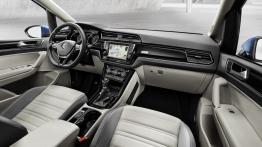 Volkswagen Touran (2016) - pełny panel przedni