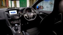 Ford Focus RS-RHD (2016)