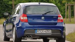 BMW Seria 1 2006 - widok z tyłu