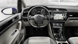 Volkswagen Touran (2016) - pełny panel przedni