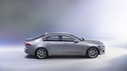 Jaguar XF II 2.5t Prestige (2016) - prawy bok