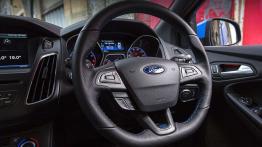 Ford Focus RS-RHD (2016)