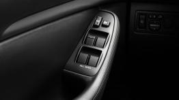 Toyota Avensis 2006 - sterowanie w drzwiach