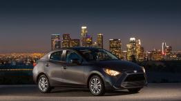 Scion iA (2016) - widok z przodu