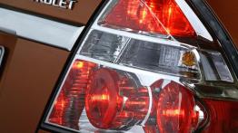 Chevrolet Aveo 2006 - prawy tylny reflektor - włączony