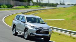 Mitsubishi Pajero Sport (2016) - widok z przodu