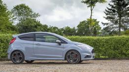 Ford Fiesta ST200 (2016) - prawy bok
