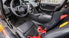 Jaguar F-TYPE SVR (2016) - widok ogólny wn?trza z przodu