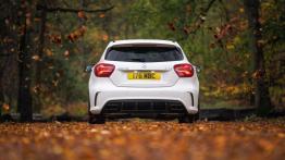Mercedes A 45 AMG (2016) - widok z tyłu