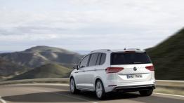 Volkswagen Touran (2016) - widok z tyłu