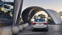 Jaguar XF II 2.5t Prestige (2016) - widok z tyłu