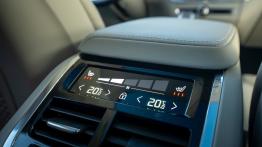 Volvo XC60 B5 AWD Ultra 2026 - panel sterowania z ty³u