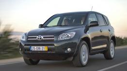 Toyota RAV4 2006 - widok z przodu