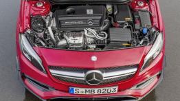 Mercedes A 45 AMG (W 176 Facelifting) 2016 - silnik - widok z góry