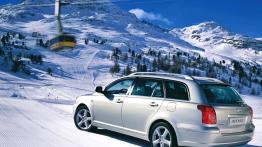 Toyota Avensis 2006 - widok z tyłu