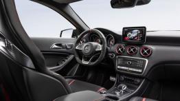 Mercedes A 45 AMG (W 176 Facelifting) 2016 - kokpit