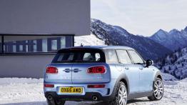 MINI Clubman ALL4 (2016) - widok z tyłu