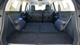 Mitsubishi Pajero Sport (2016) - bagażnik, tylna kanapa złożona