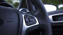 Ford Fiesta ST200 (2016) - sterowanie w kierownicy