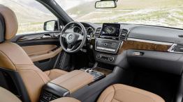 Mercedes-Benz GLS (2016) - widok ogólny wnętrza z przodu