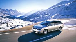 Toyota Avensis 2006 - lewy bok