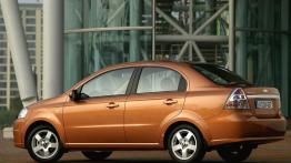 Chevrolet Aveo 2006 - lewy bok