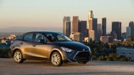 Scion iA (2016) - prawy bok