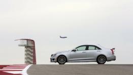Cadillac ATS-V Sedan (2016) - lewy bok