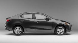 Scion iA (2016) - prawy bok