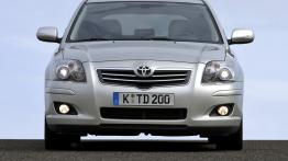 Toyota Avensis 2006 - widok z przodu
