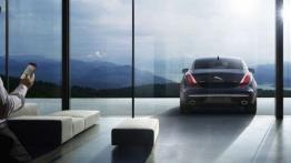 Jaguar XJ X351 Facelifting (2016) - widok z tyłu