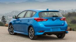 Scion iM (2016) - widok z tyłu