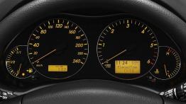 Toyota Avensis 2006 - deska rozdzielcza