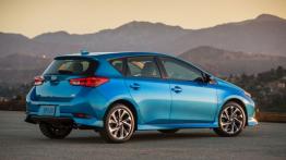 Scion iM (2016) - widok z tyłu