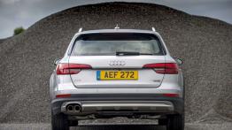 Audi Q7 e-tron (2016) - widok z tyłu