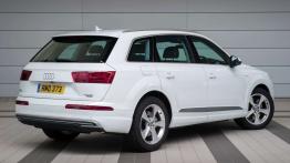 Audi Q7 e-tron (2016) - widok z tyłu