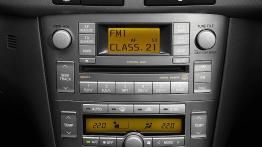 Toyota Avensis 2006 - konsola środkowa