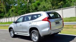Mitsubishi Pajero Sport (2016) - widok z tyłu