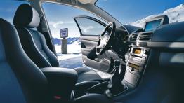 Toyota Avensis 2006 - widok ogólny wnętrza z przodu