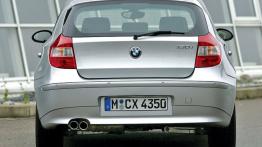 BMW Seria 1 2006 - widok z tyłu