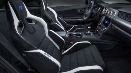 Ford Mustang VI Shelby GT350R (2016) - widok ogólny wnętrza z przodu