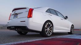 Cadillac ATS-V Sedan (2016) - widok z tyłu
