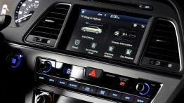 Hyundai Sonata LF Plug-in Hybrid (2016) - konsola środkowa